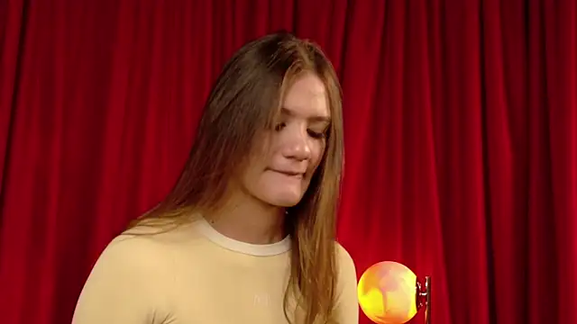 Mia Benett  online show from 05.12.26