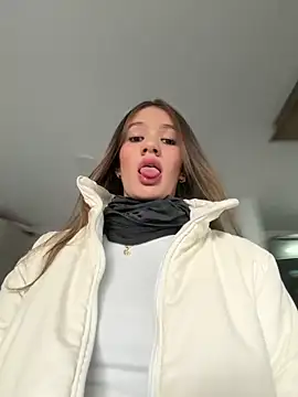 Mia Benett  online show from 05.27.26