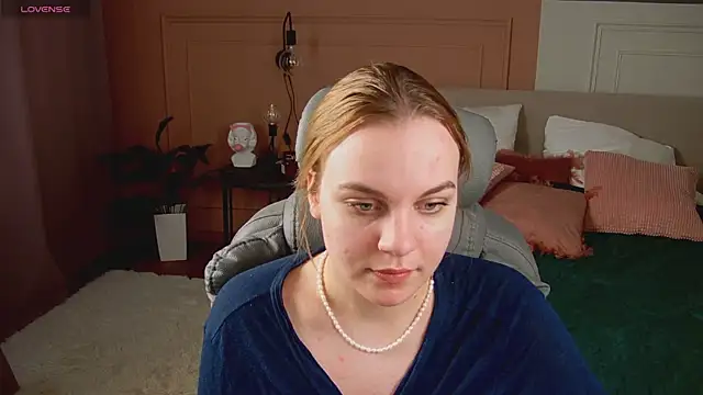 Glow Margo online show from 04.24.26