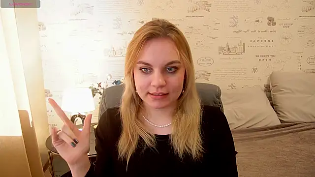 Glow Margo online show from 06.02.26
