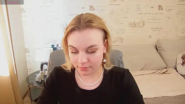 Glow Margo online show from 06.03.26