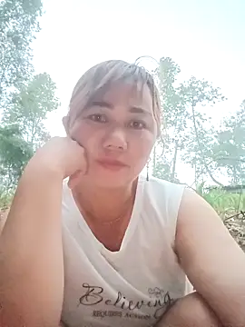 Snapshot of lyly_sexx chatting on 04.17.26 lyly sexx online show from 04.17.26