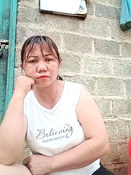 Snapshot of lyly_sexx chatting on 04.22.26 lyly sexx online show from 04.22.26