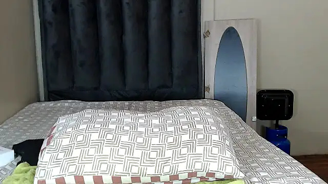 LexyDiana online show from 04.19.26