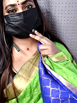 Snapshot of Cutie_Nila chatting on 04.16.26 Cutie Nila online show from 04.16.26