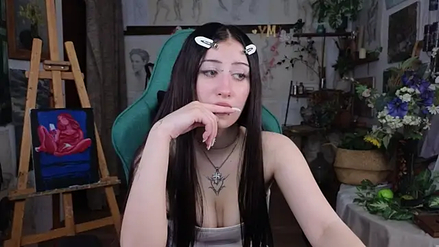 Snapshot of EffieMeowley chatting on 05.24.26 EffieMeowley online show from 05.24.26
