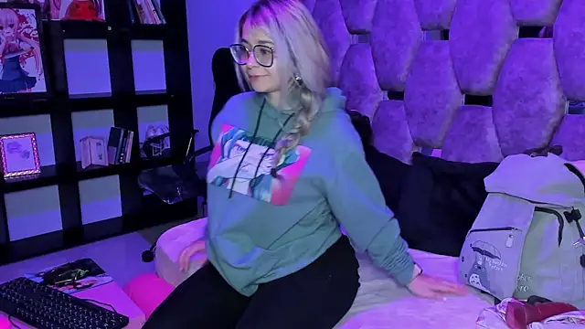 Maky Coss online show from 03.12.26