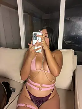 Snapshot of GeorgiaPink_ chatting on 02.26.26 GeorgiaPink online show from 02.26.26