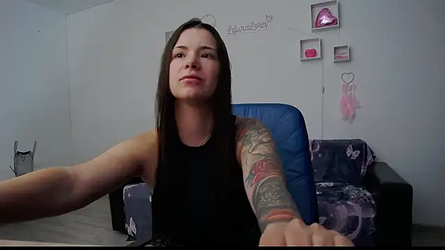 LauraLora3 online show from 07.17.26