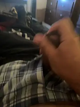 Snapshot of brownbonegangsta13 chatting on 02.25.26 brownbonegangsta13 online show from 02.25.26