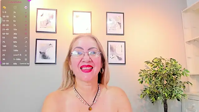 Snapshot of Victoria_Firee chatting on 04.19.26 Victoria Firee online show from 04.19.26