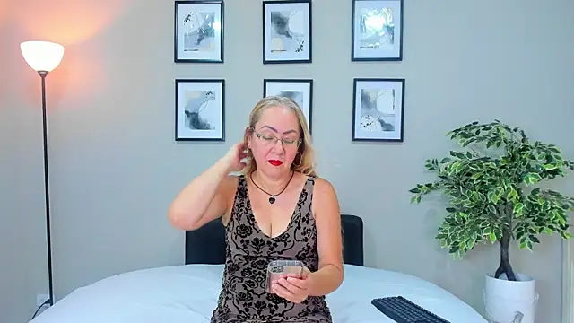 Snapshot of Victoria_Firee chatting on 05.23.26 Victoria Firee online show from 05.23.26