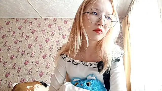 Snapshot of SoniqBliss chatting on 03.03.26 SoniqBliss online show from 03.03.26