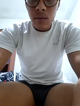 Snapshot of SweetMig chatting on 02.28.26 SweetMig online show from 02.28.26