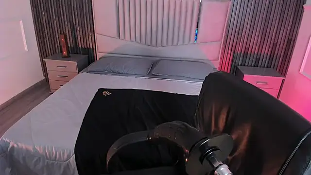 Emberrvelvet online show from 03.21.26