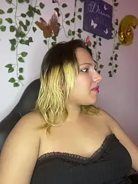 aurora bela online show from 04.10.26