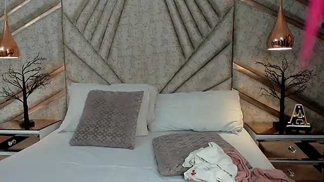 EmeelyMuller online show from 04.12.26