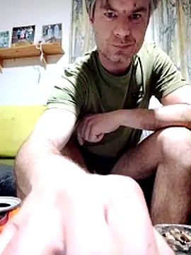 Snapshot of Hornybalkanmen12 chatting on 05.28.26 Hornybalkanmen12 online show from 05.28.26