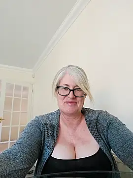 FlirtyFleur-x online show from 04.07.26