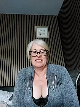FlirtyFleur-x online show from 05.07.26
