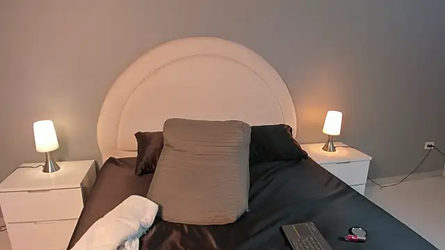 zoepinkett online show from 03.23.26