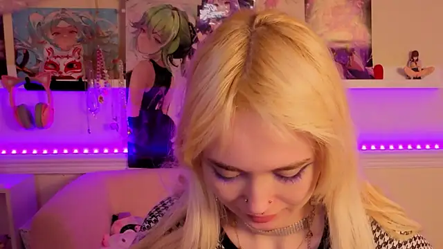 Iris Ivory online show from 03.01.26