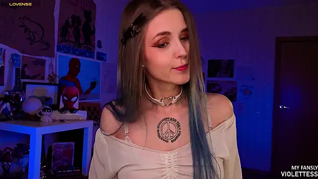 Snapshot of violettess chatting on 06.16.26 violettess online show from 06.16.26