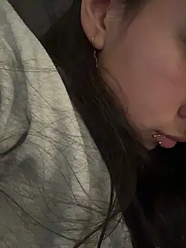 Snapshot of LilyRossi_ chatting on 06.19.26 LilyRossi online show from 06.19.26