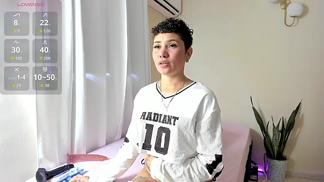 Snapshot of ARI_MILLER chatting on 03.29.26 ARI MILLER online show from 03.29.26