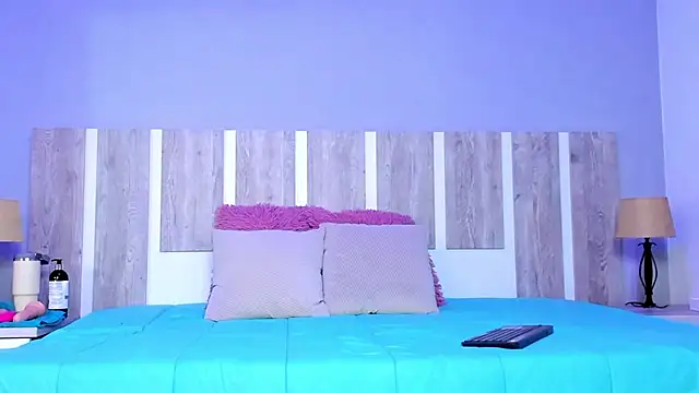 EmilySearss online show from 04.06.26