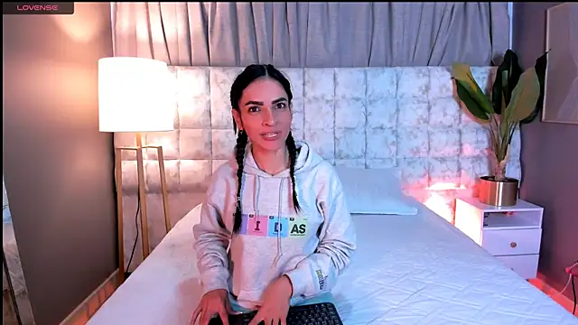 Samantha Velle online show from 04.29.26