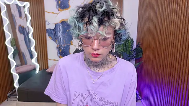 Snapshot of Lyra_tay chatting on 07.27.26 Lyra tay online show from 07.27.26