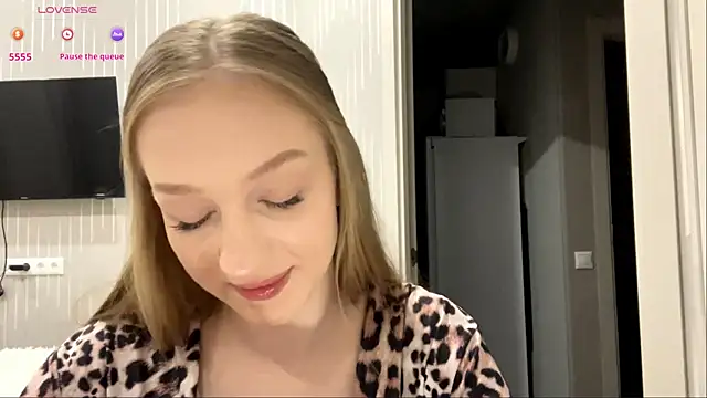 Anika Socutehe online show from 05.24.26