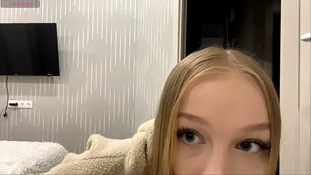 Anika Socutehe online show from 05.25.26