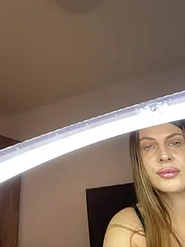 LucyWillow online show from 06.15.26