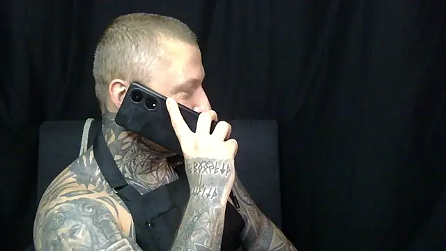 Snapshot of devilWithTats chatting on 07.04.26 devilWithTats online show from 07.04.26