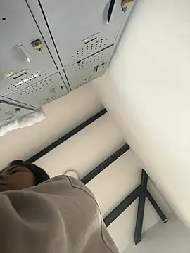 VioletaHills  online show from 04.13.26