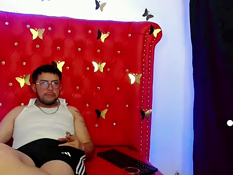 Snapshot of Dominik_pleasure chatting on 03.04.26 Dominik pleasure online show from 03.04.26