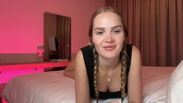 Snapshot of xo_madeline chatting on 05.06.26 xo madeline online show from 05.06.26