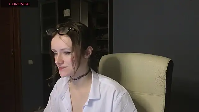 Tender Swan online show from 03.13.26