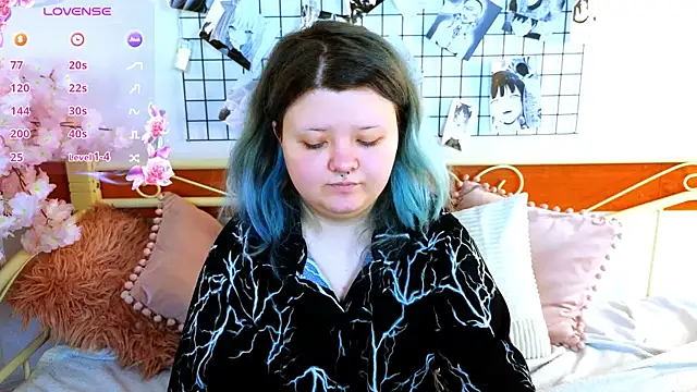 Snapshot of Lunaar_ chatting on 05.29.26 Lunaar online show from 05.29.26
