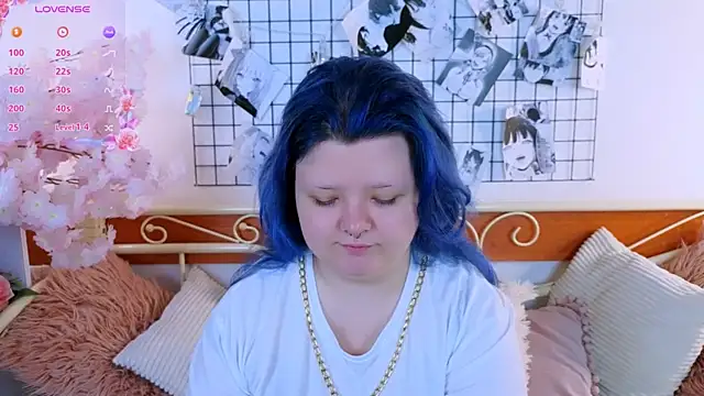 Snapshot of Lunaar_ chatting on 08.03.26 Lunaar online show from 08.03.26