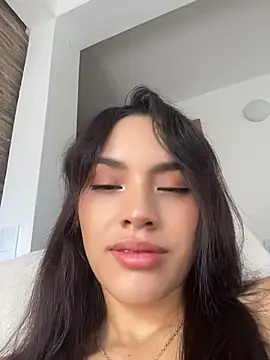 Mia-villalobos online show from 05.21.26