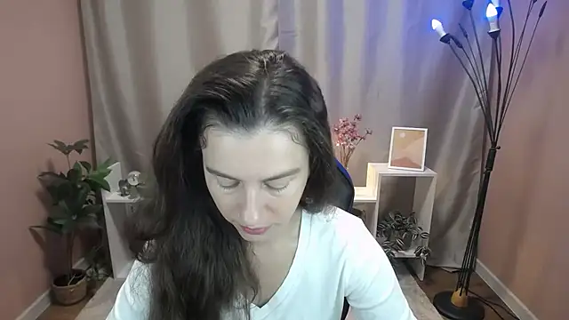 Snapshot of MistyBree chatting on 07.25.26 MistyBree online show from 07.25.26