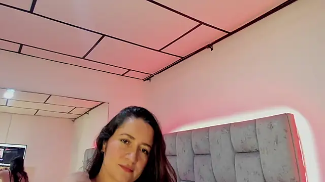 Scarlet Goddess online show from 03.02.26