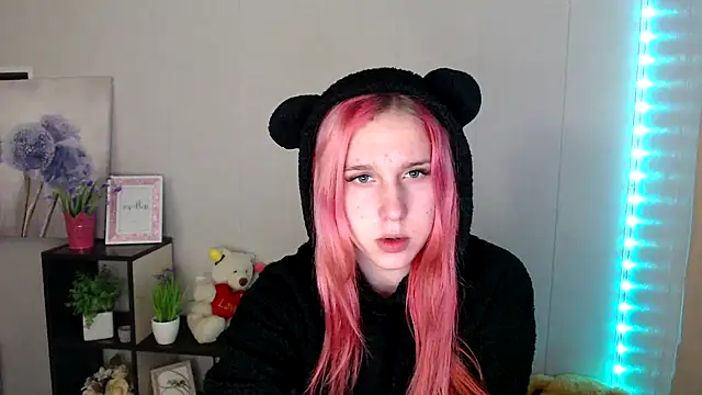 Scarlett lil online show from 04.11.26