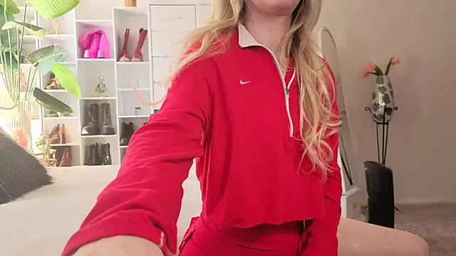 polly peach online show from 03.04.26