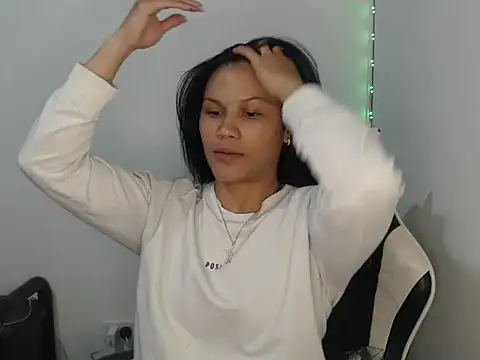 KathLovee online show from 04.24.26