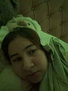 Zoe Luxxe  online show from 04.25.26