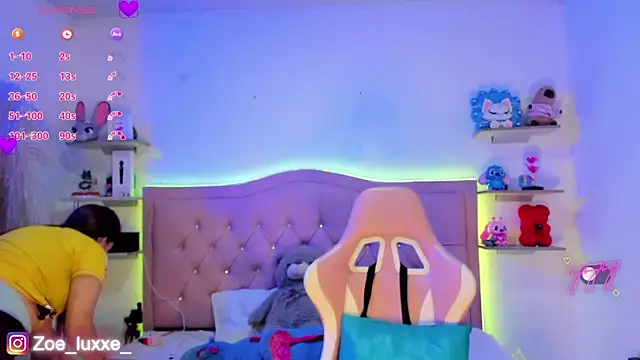 Zoe Luxxe  online show from 05.23.26
